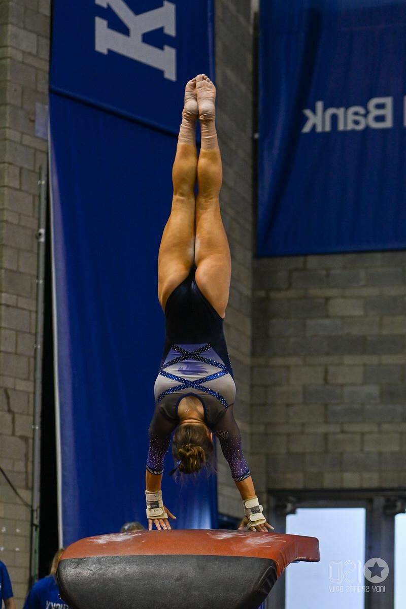 Very Hot College Gymnasts Part 