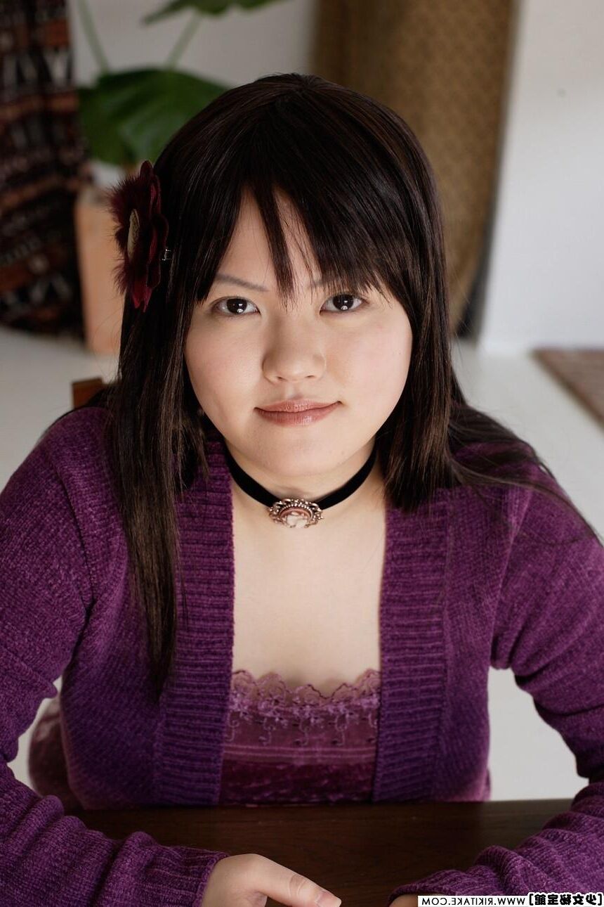 japanese nude model Riona Murakami