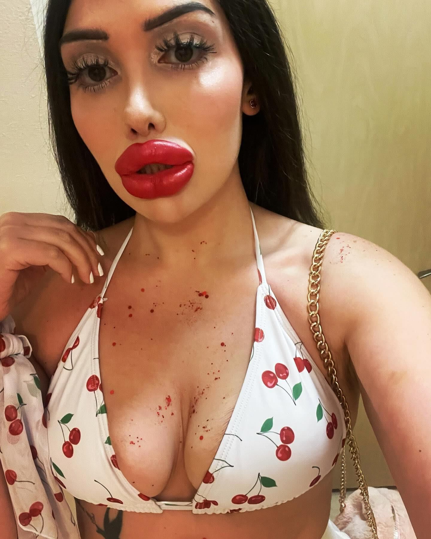 Bimbo Lips Goddess