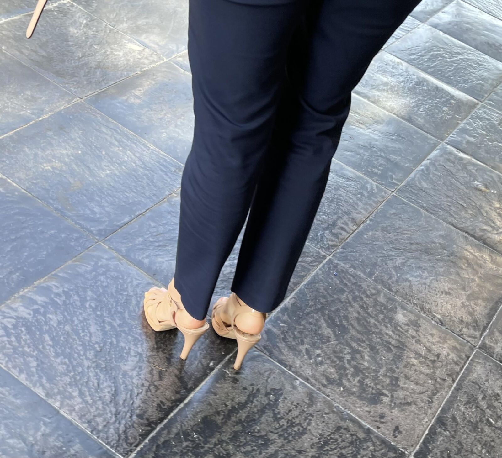 Latina candid feet 