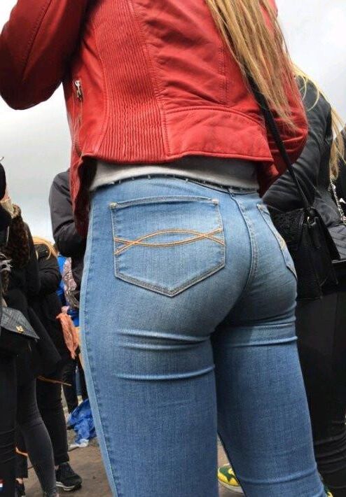 Ass Watching 