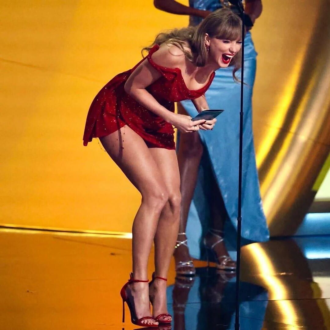 Taylor in red