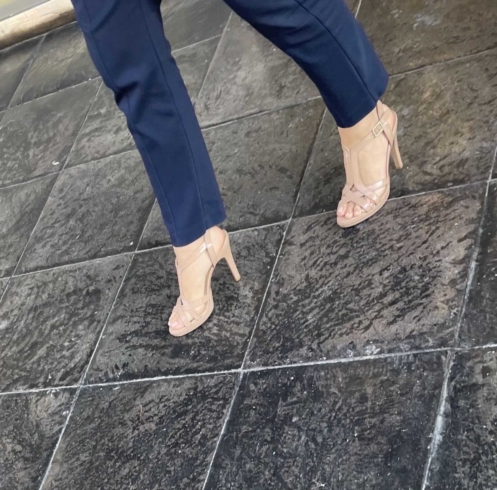 Latina candid feet 