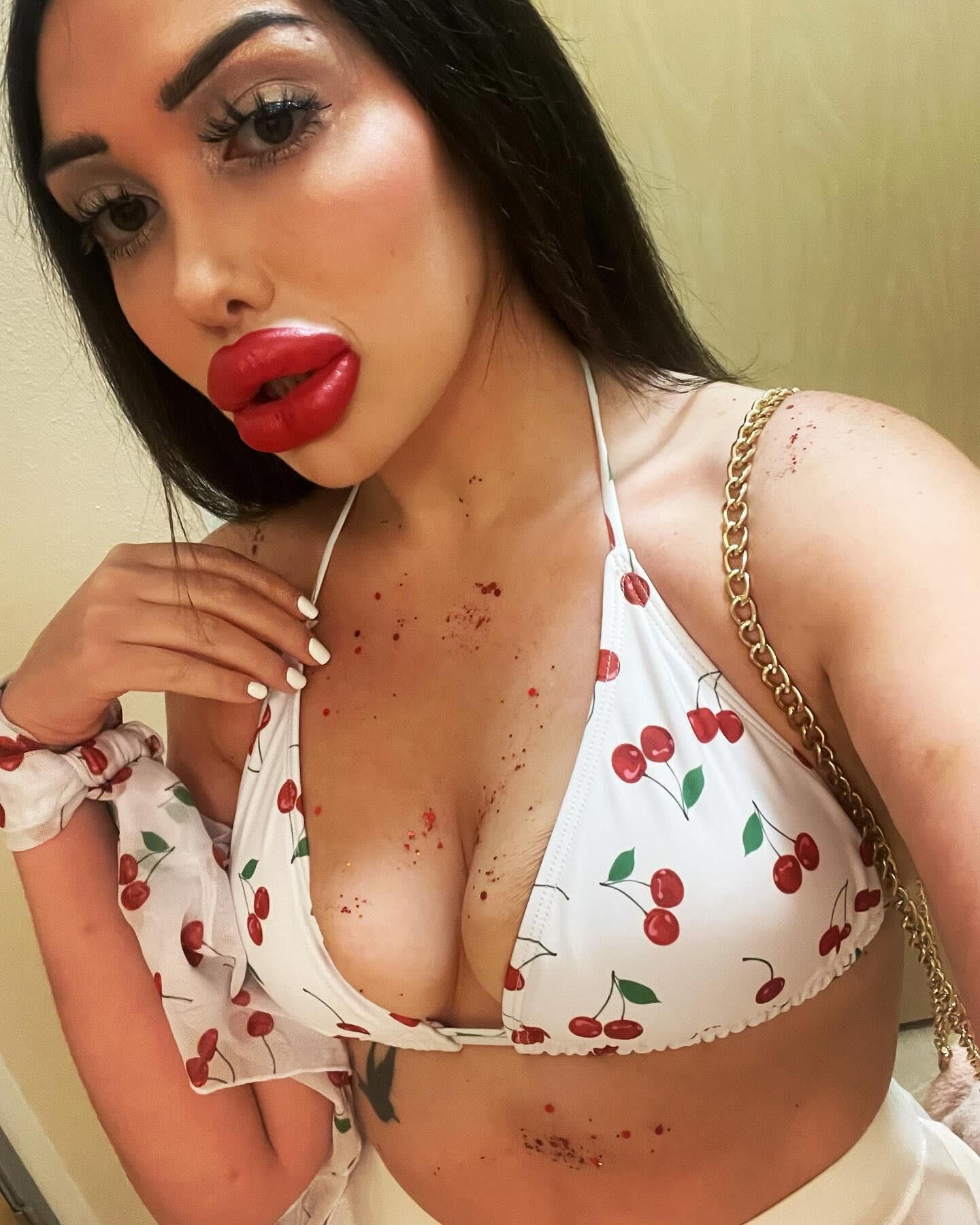 Bimbo Lips Goddess