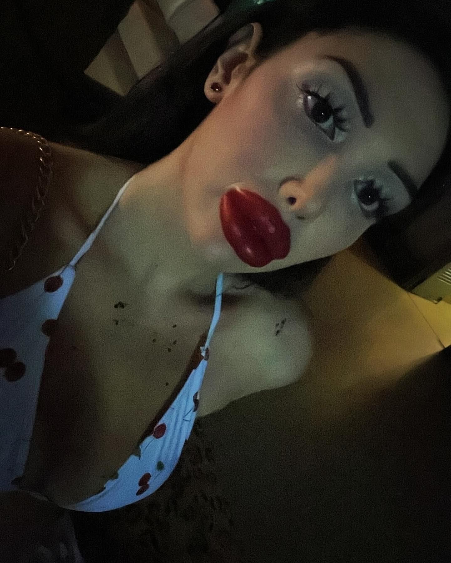 Bimbo Lips Goddess