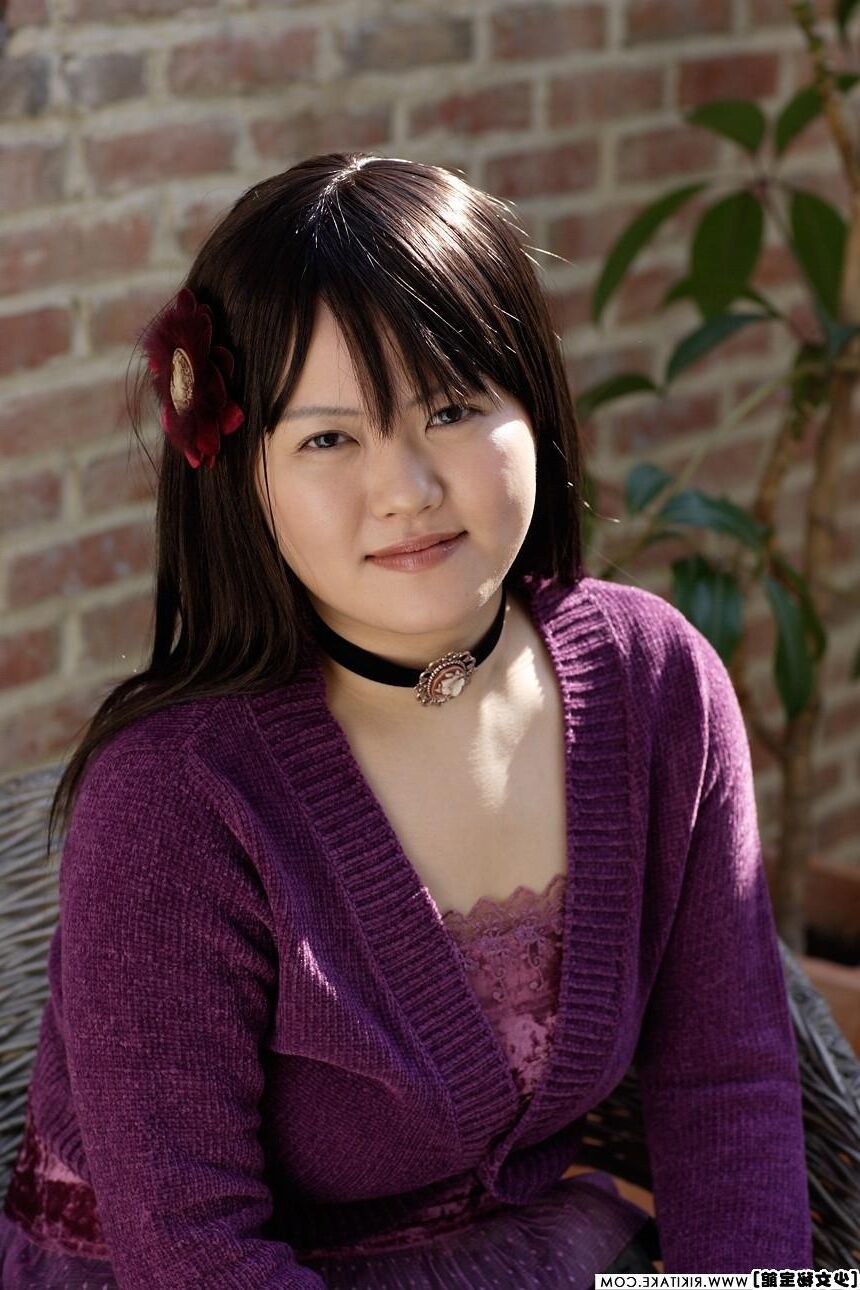 japanese nude model Riona Murakami