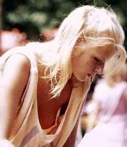Downblouse und Blinken