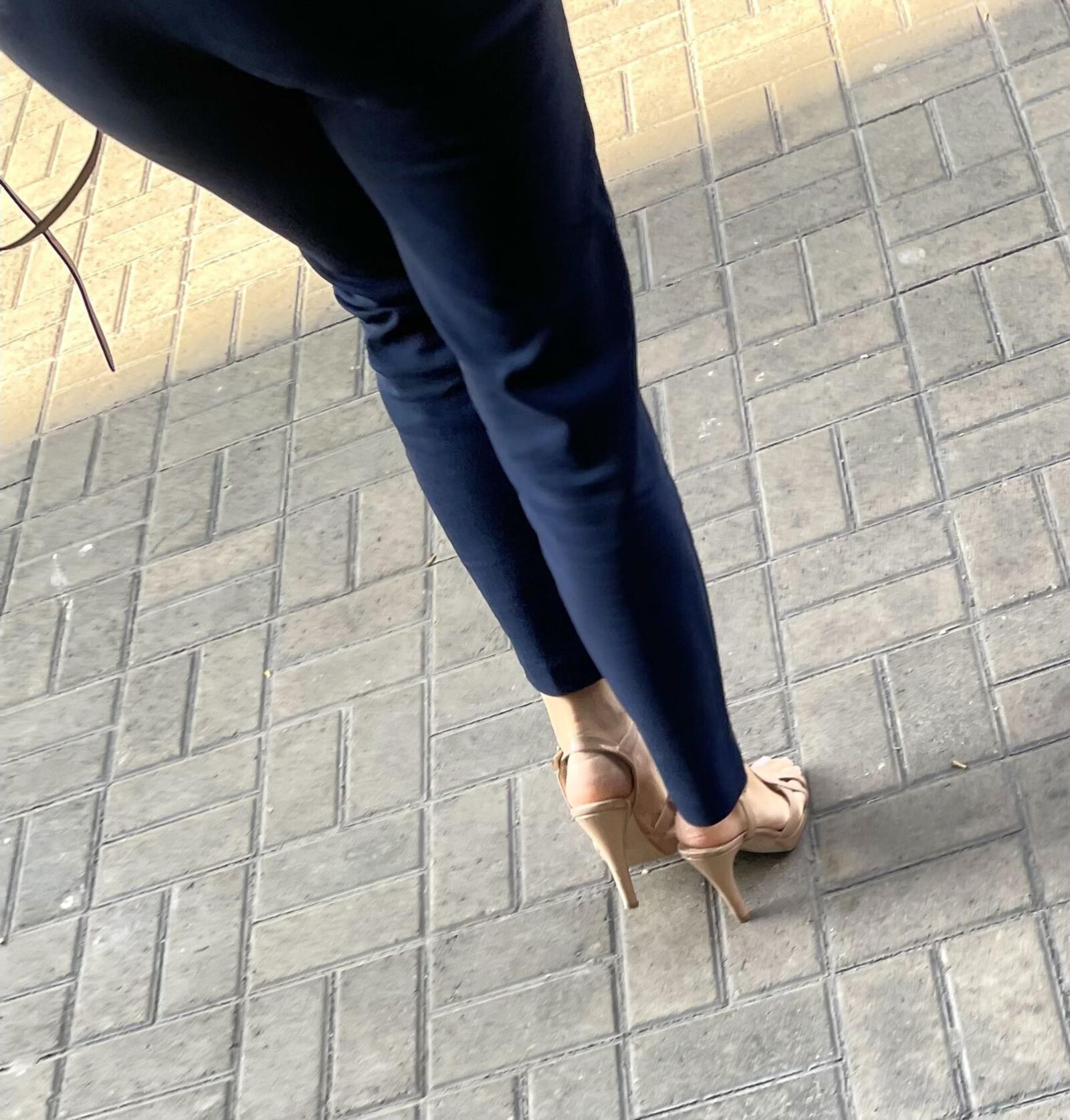 Latina candid feet 