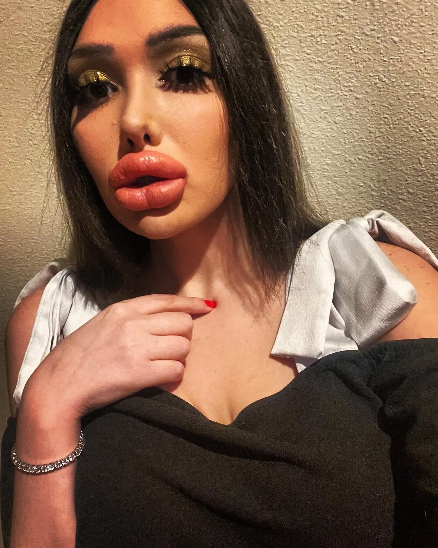 Bimbo Lips Goddess
