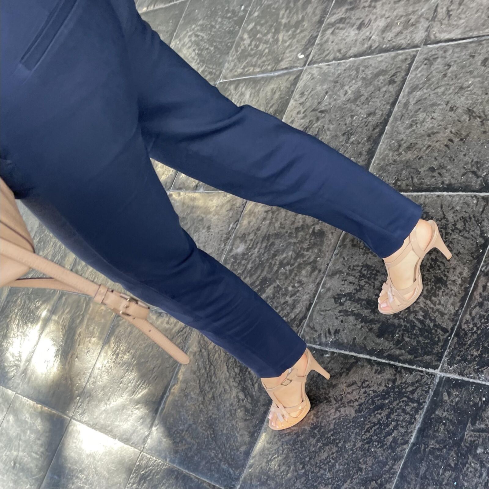 Latina candid feet 