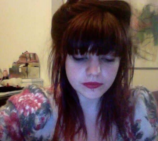 Melodie petite chienne salope emo gueule a sperme de rouen
