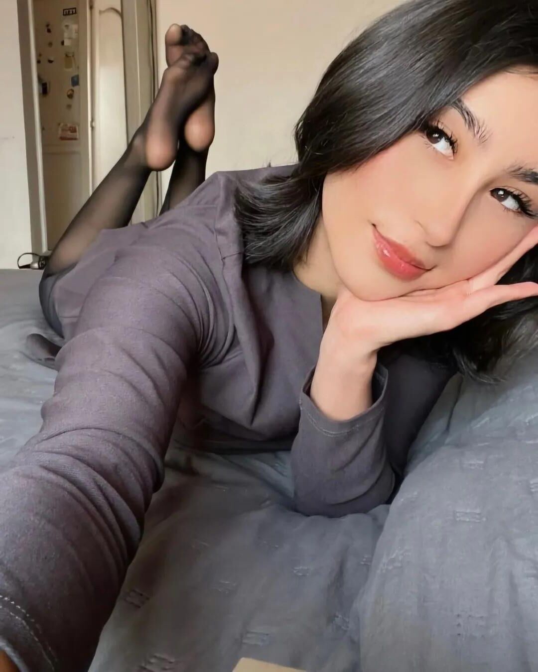 Beautiful latina teen feet