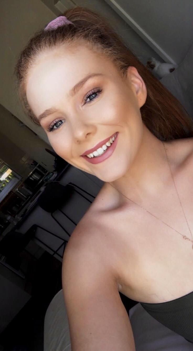 Sexy Rothaarige Taylor