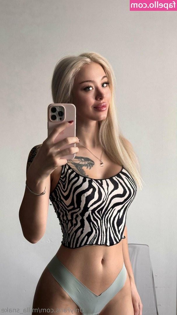 Milla sexy latina