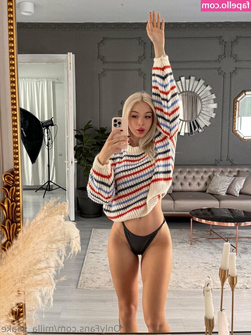 Milla sexy latina