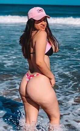 ビキニ女