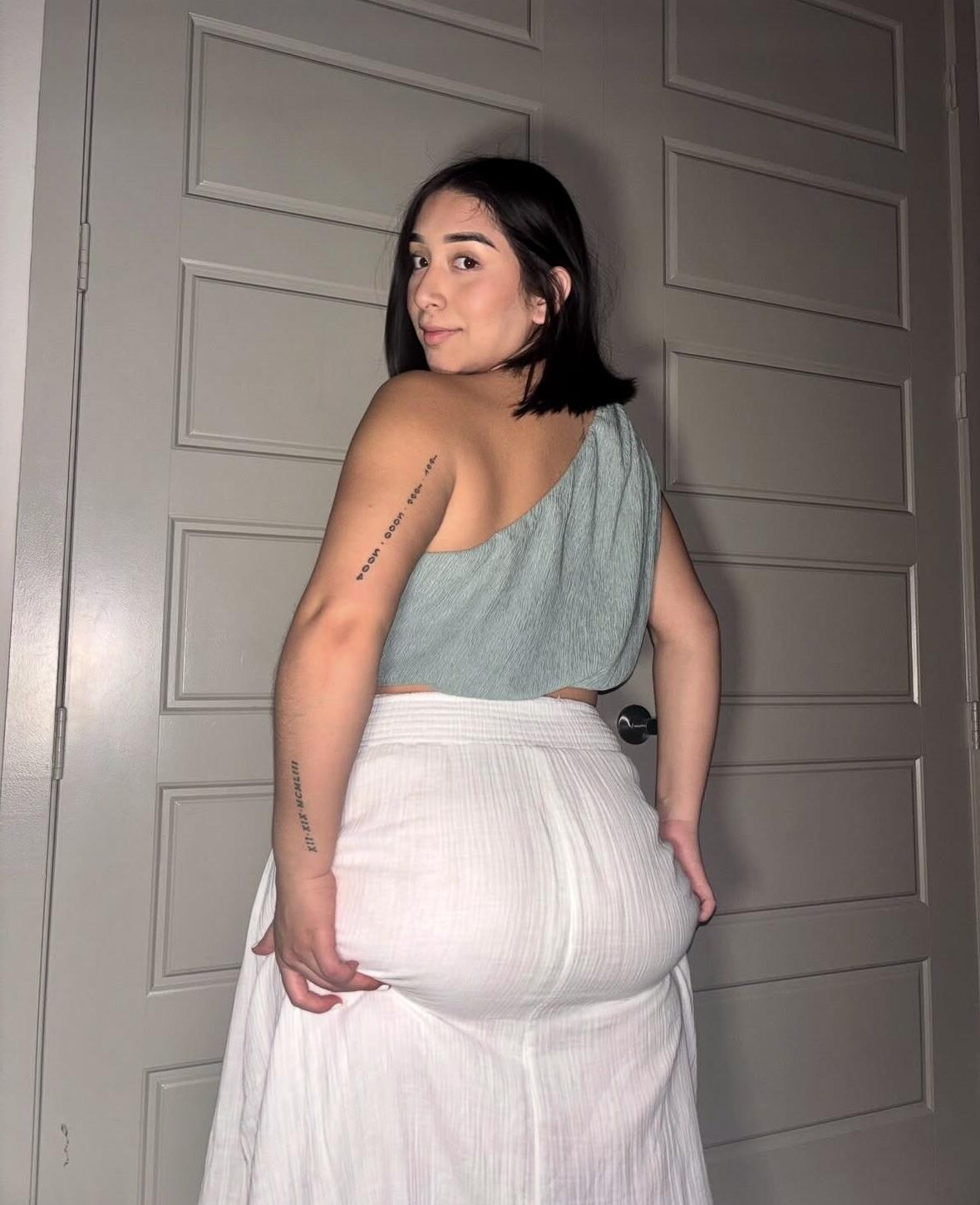 Eileen Big Ass Big Boobs Curvy Latina Girl Mixed Hot Photos