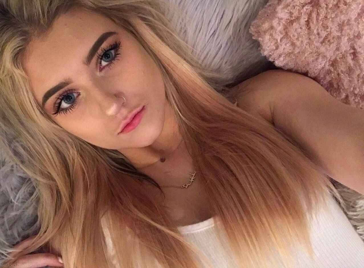 Amateur princess collections April La 