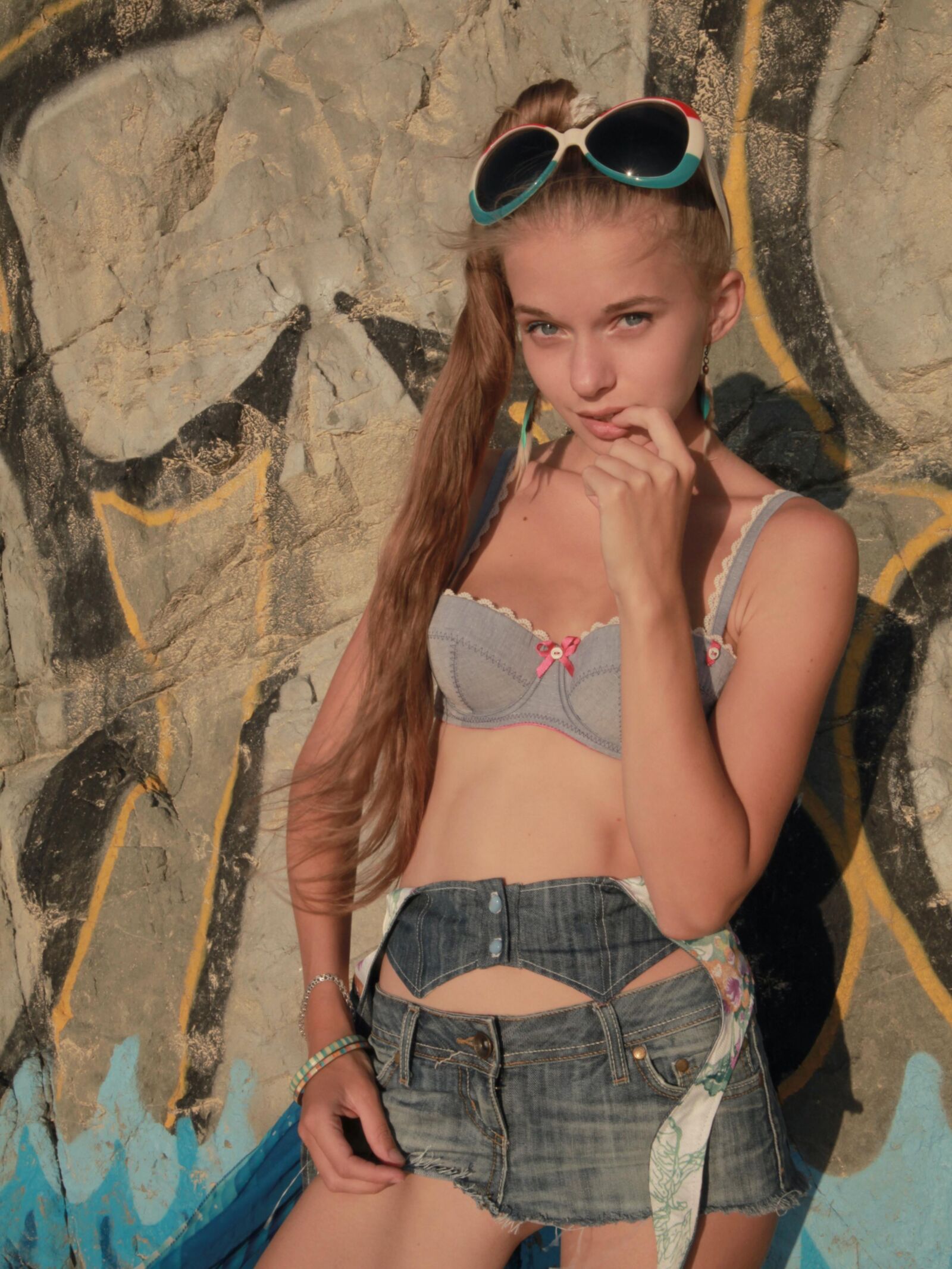 Jovem Nanna Nudist Cute Exhibicionista
