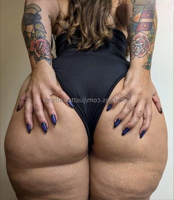 Talia Big Ass Big Tits Curvy Sexy Instagram Mom Mixed Hot Photos