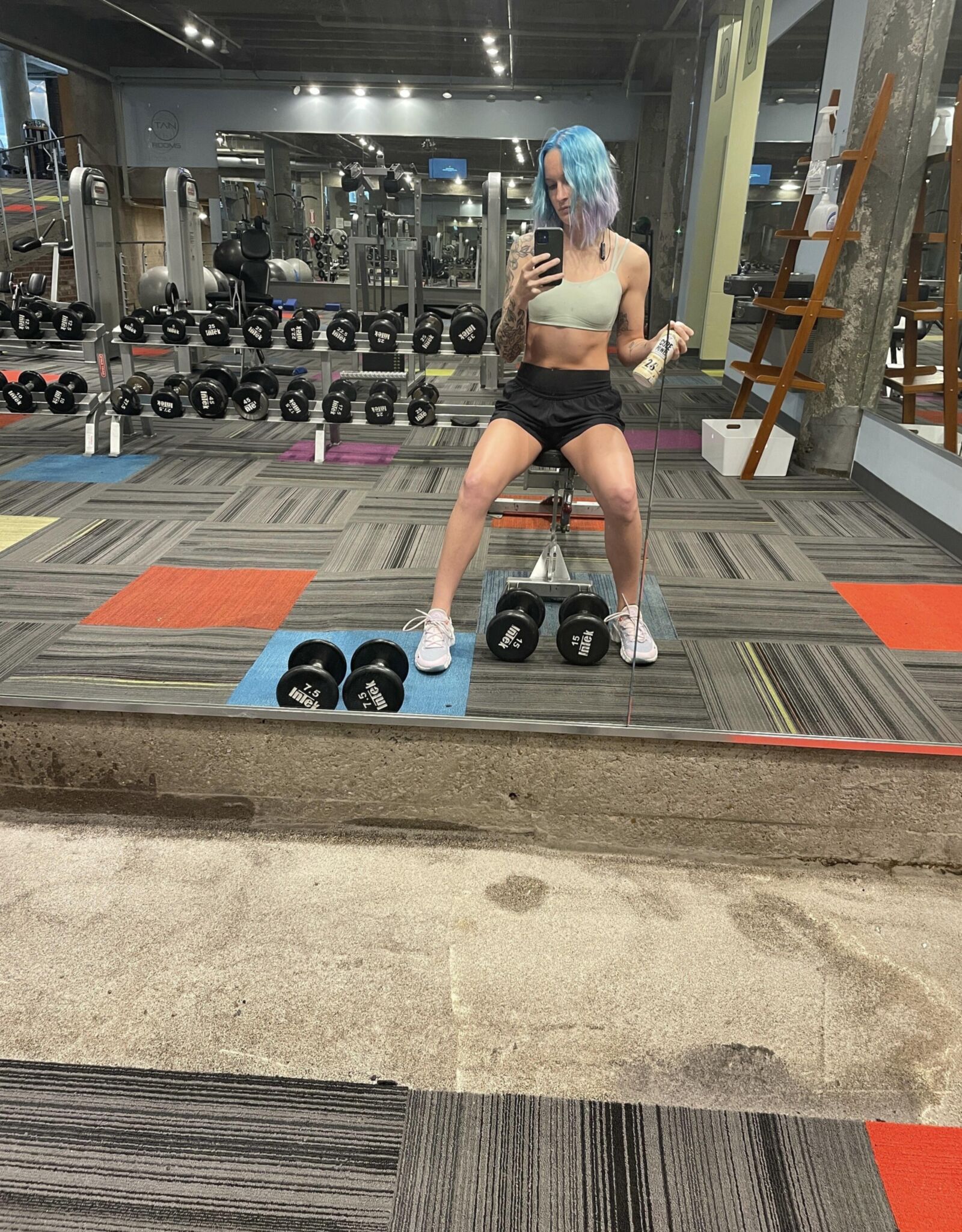 Flat -Chested Annie aus St. Louis