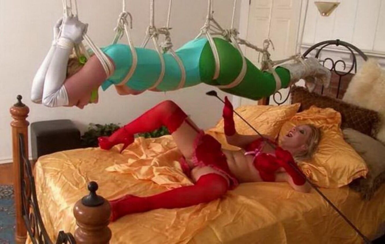 Mia Vallis Bondageモデル