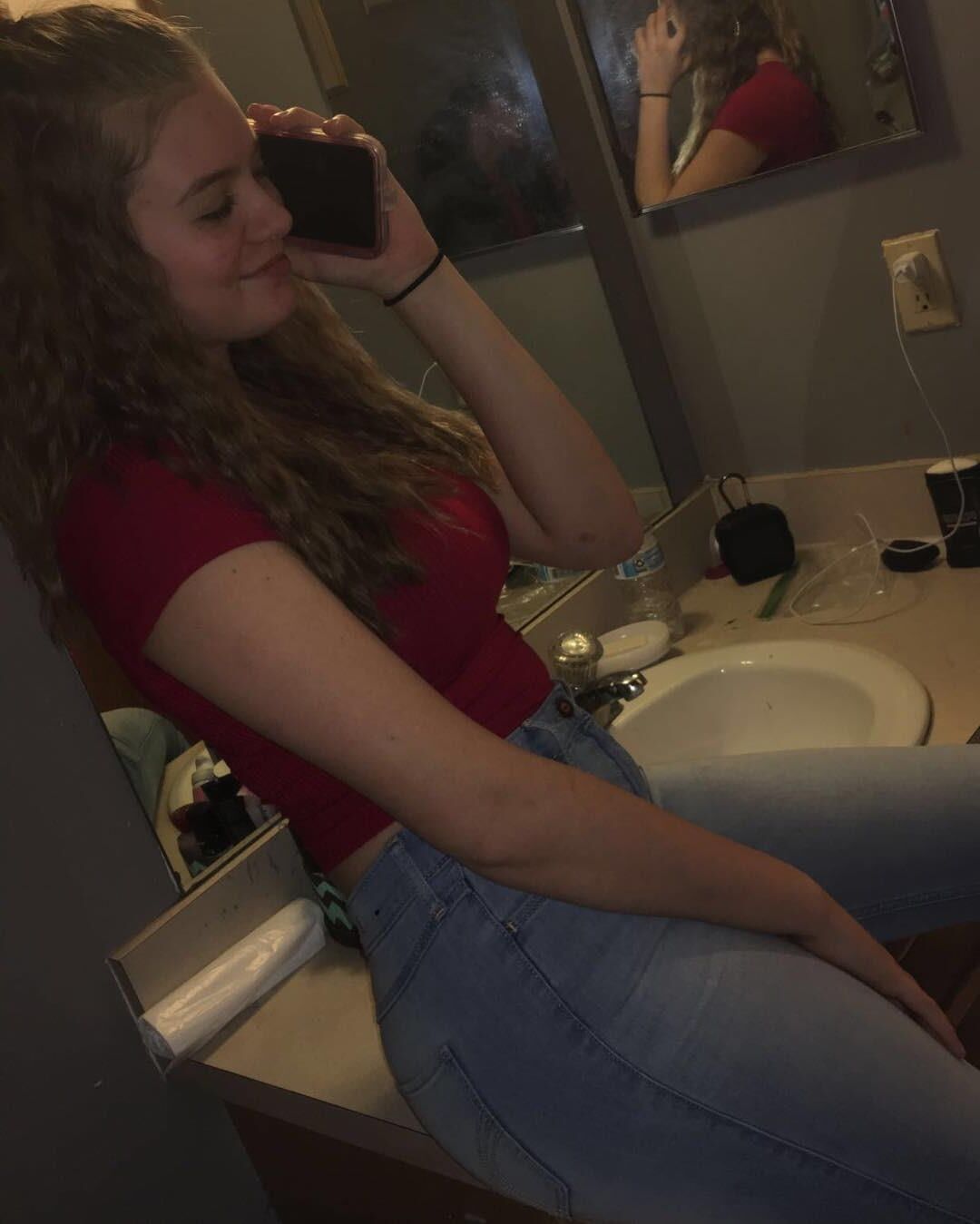 BBCの大学Snowbunny Pawg：Makenzie