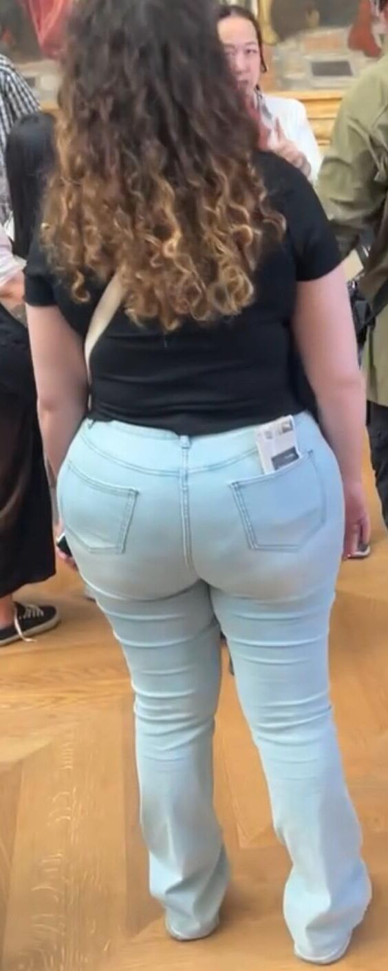 Public Ass in Paris