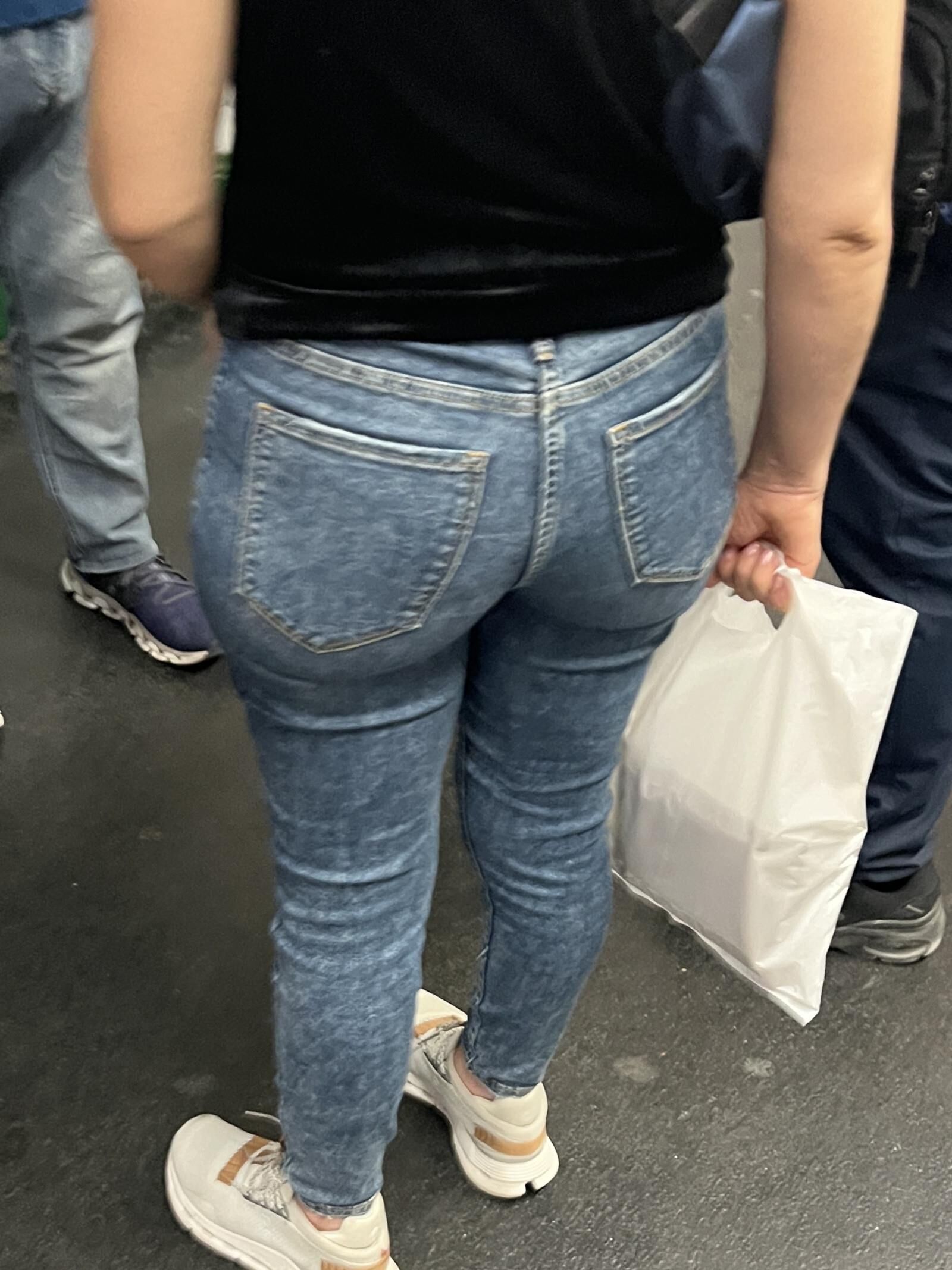 Public Ass in Paris