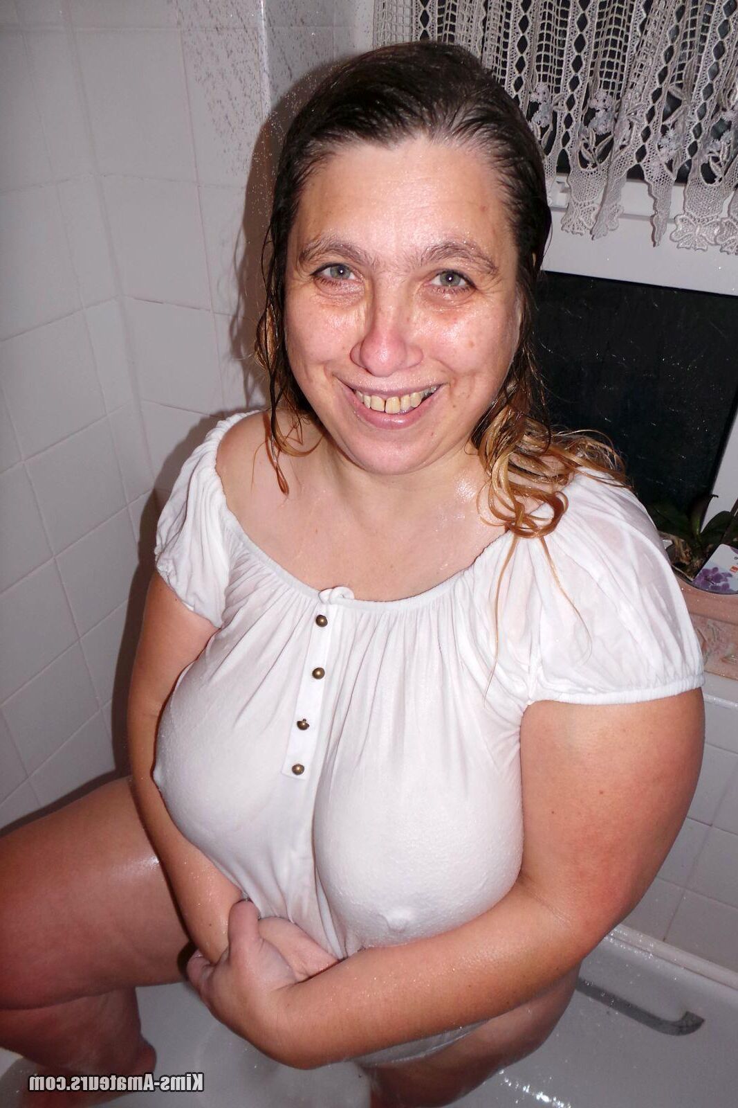 . Lola. Bathing Plumper 