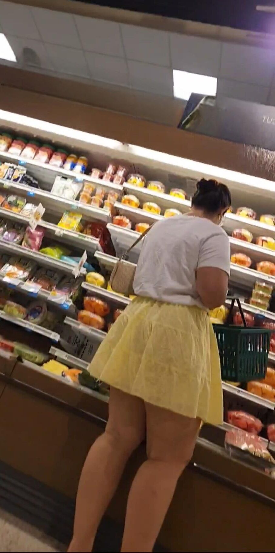 BBW in Miniskirt Thick Legs