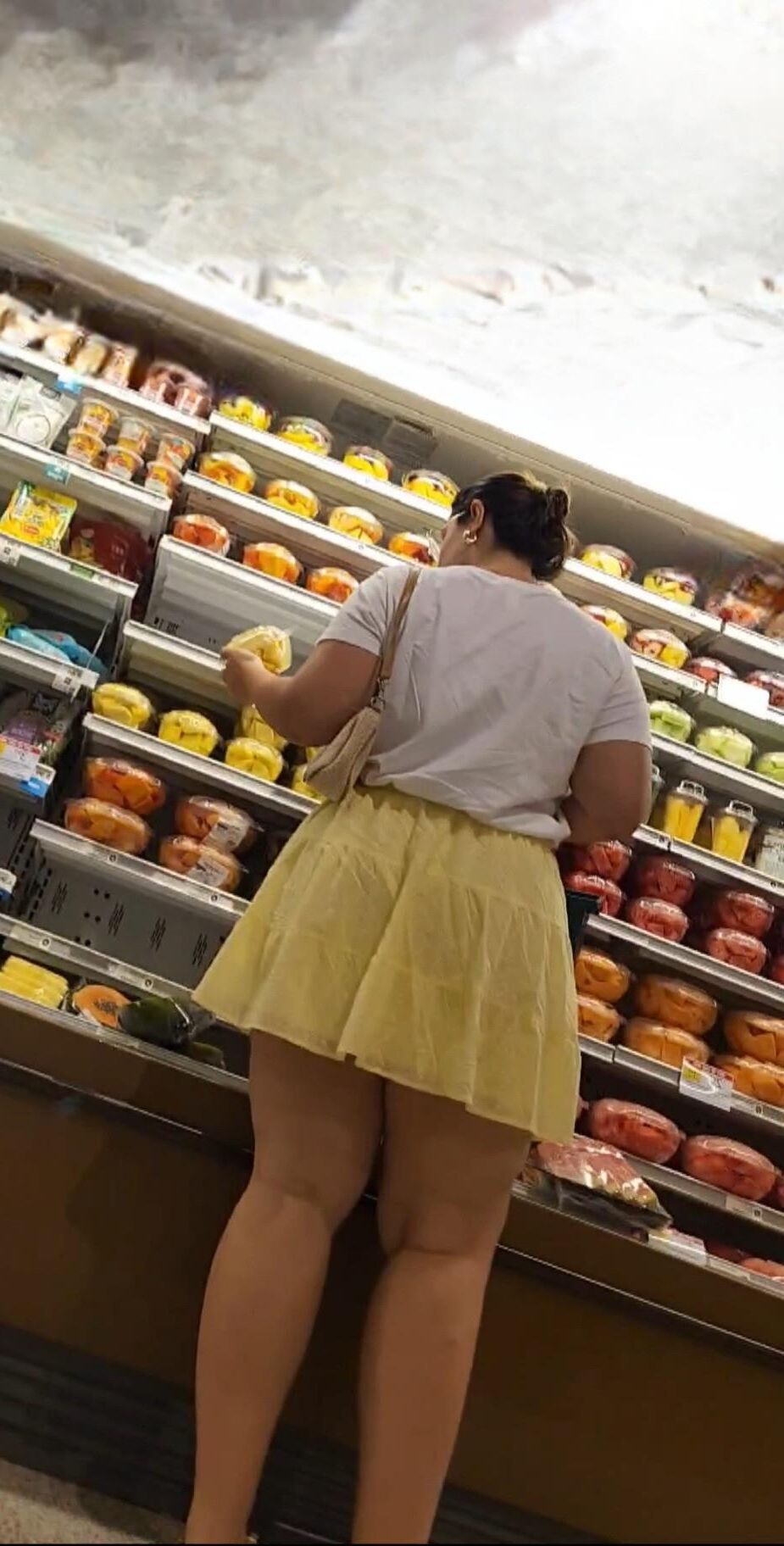 BBW in Miniskirt Thick Legs
