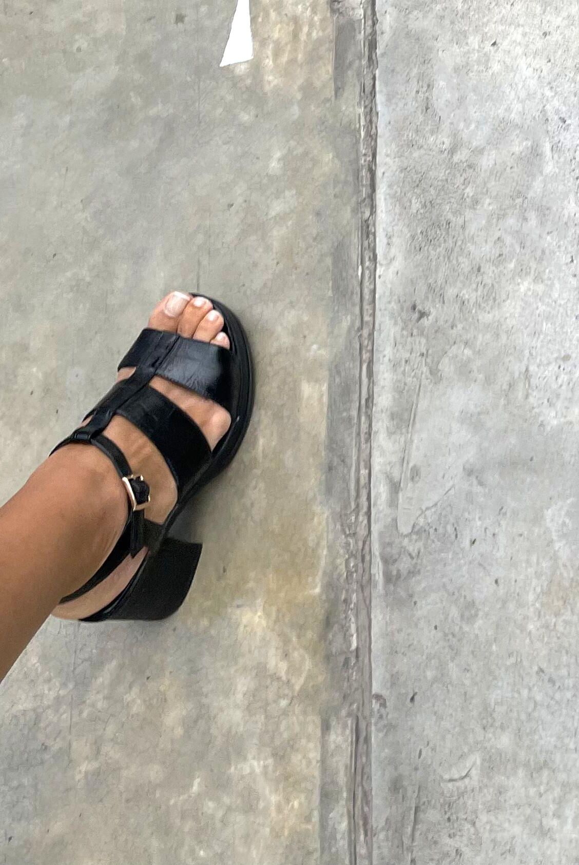 Latina Candid Feet