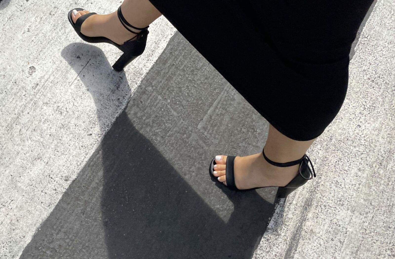 Latina Candid Feet