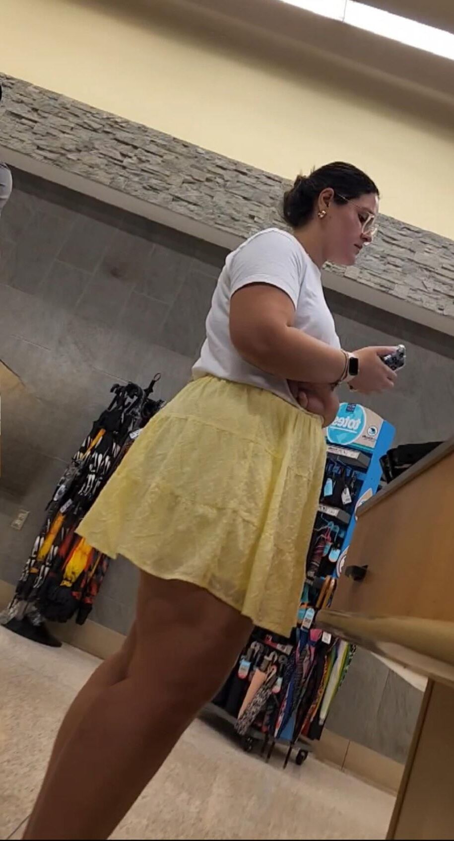 BBW in Miniskirt Thick Legs
