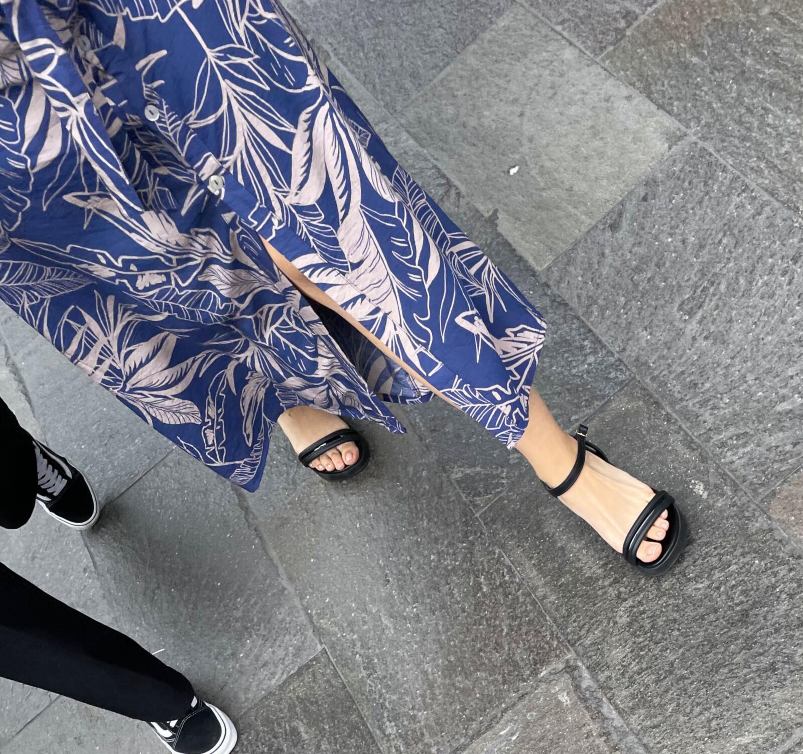 Latina candid feet 
