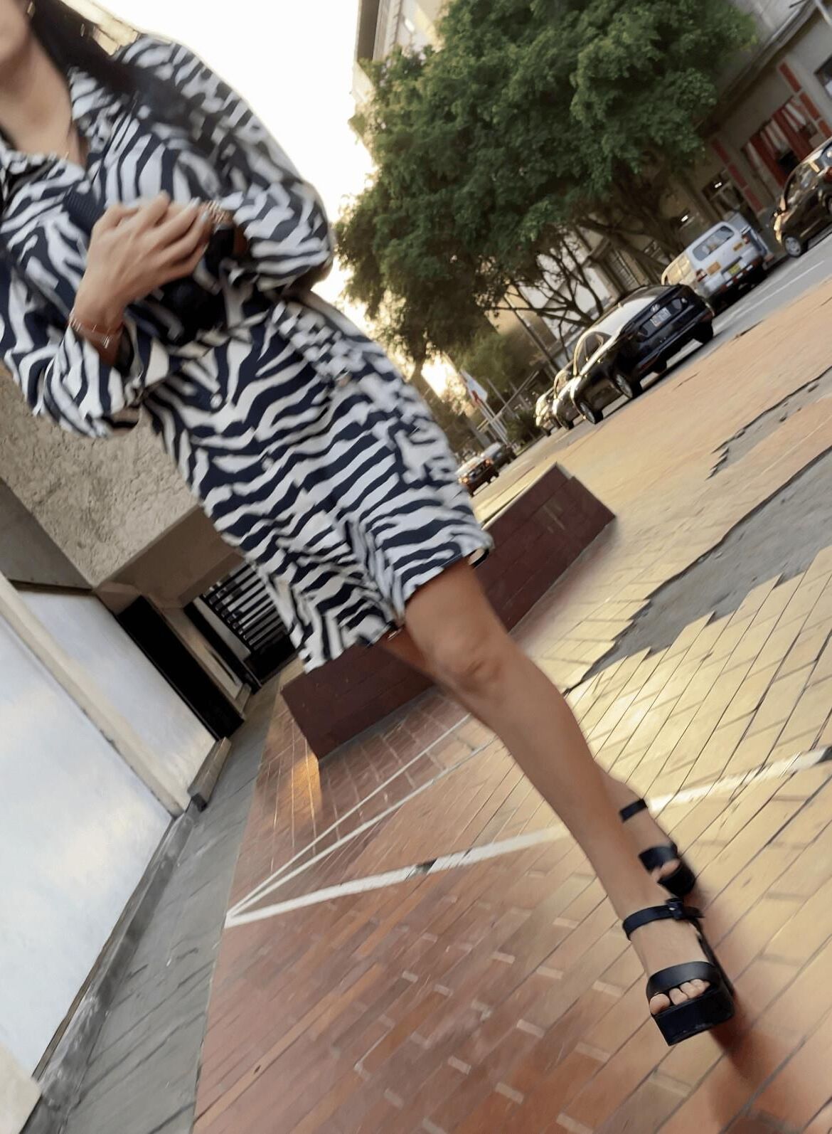 Latina candid feet 