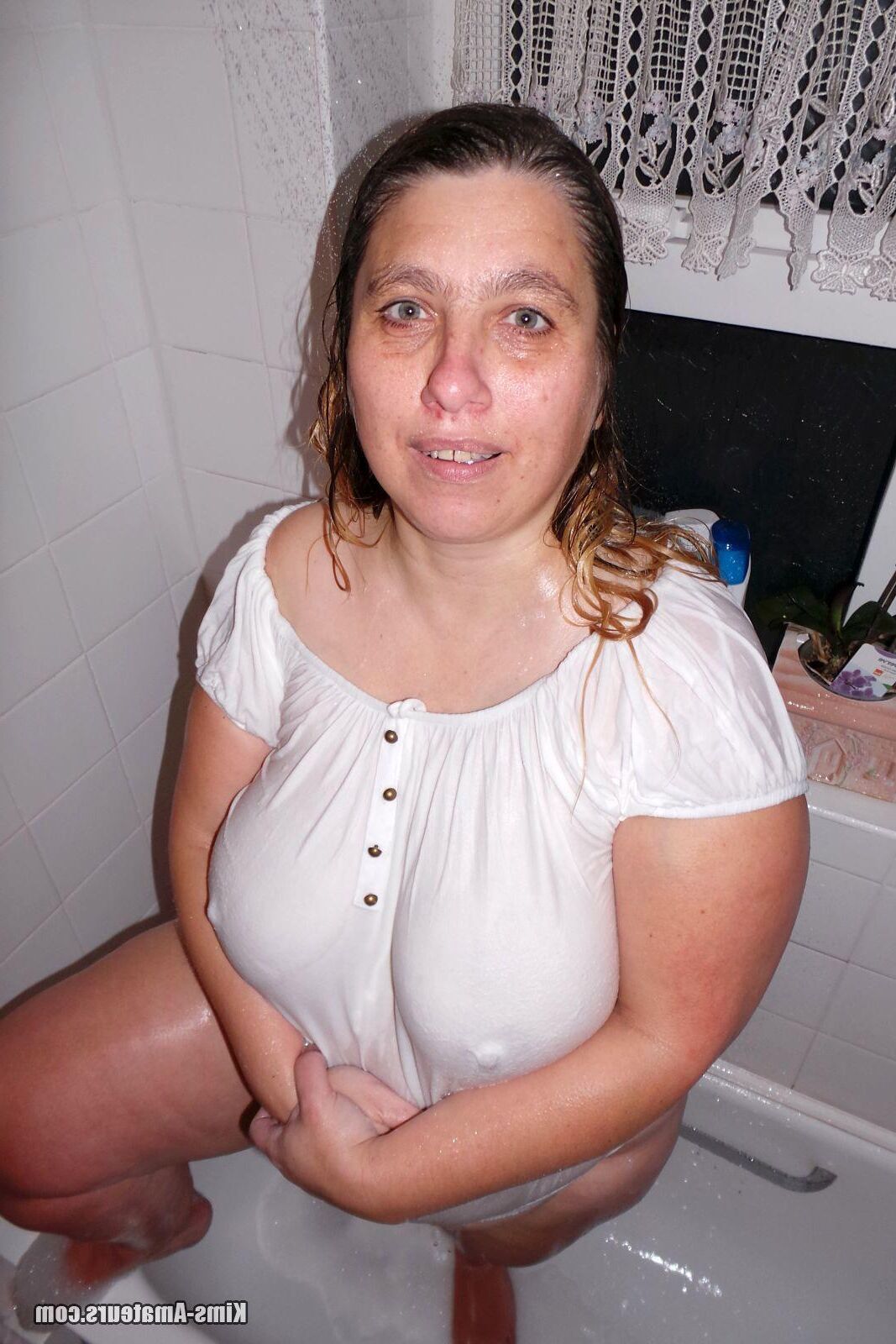 . Lola. Bathing Plumper 
