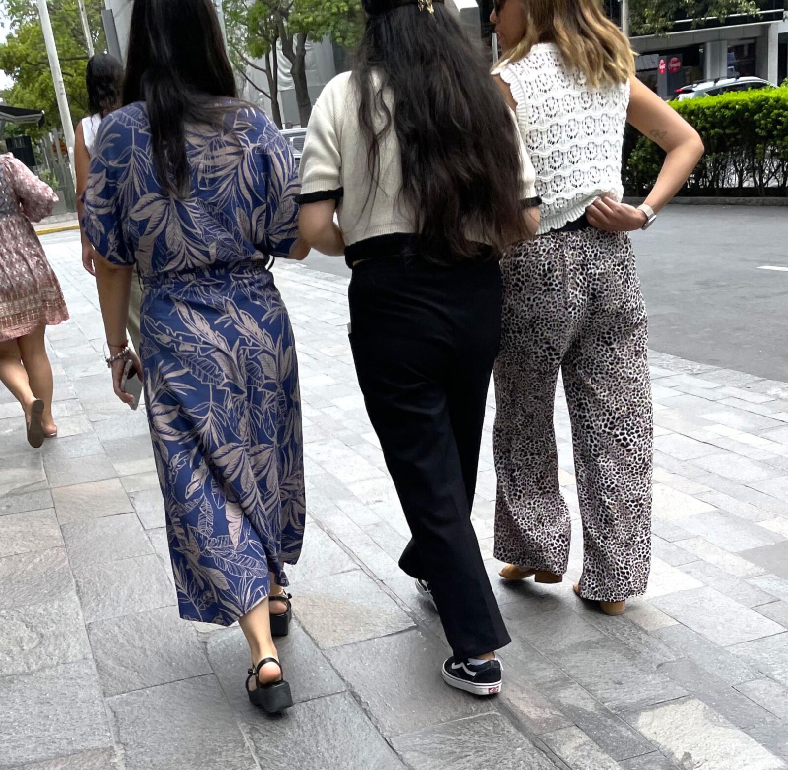 Latina candid feet 