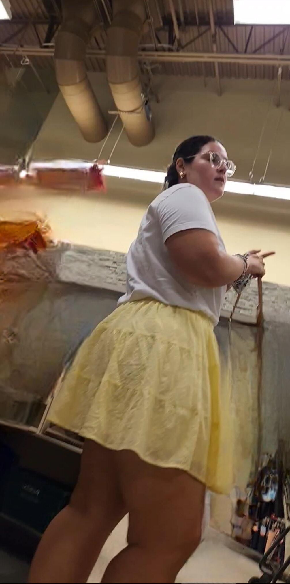 BBW in Miniskirt Thick Legs