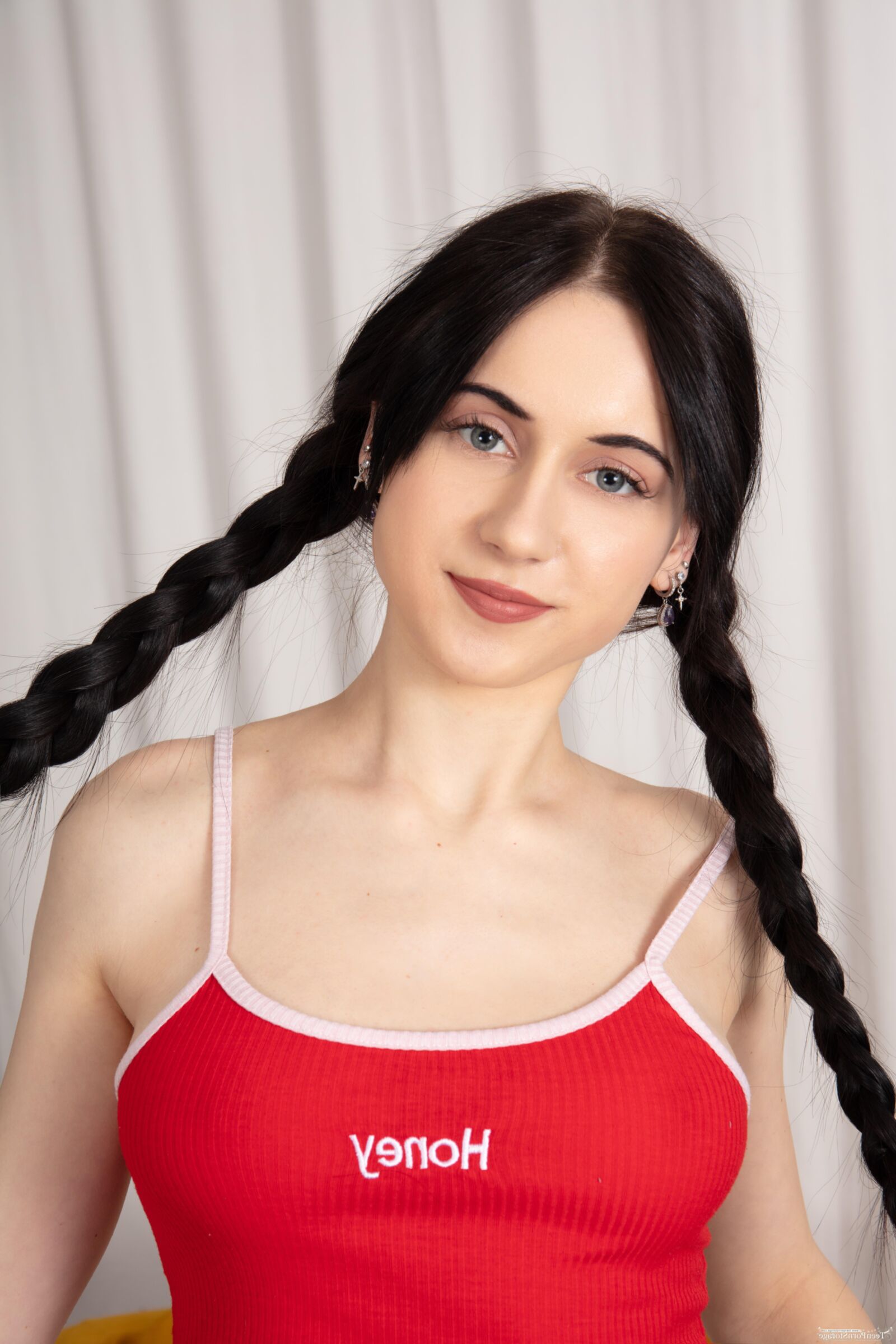 TeenPornStorage Amanda хорошая сторона