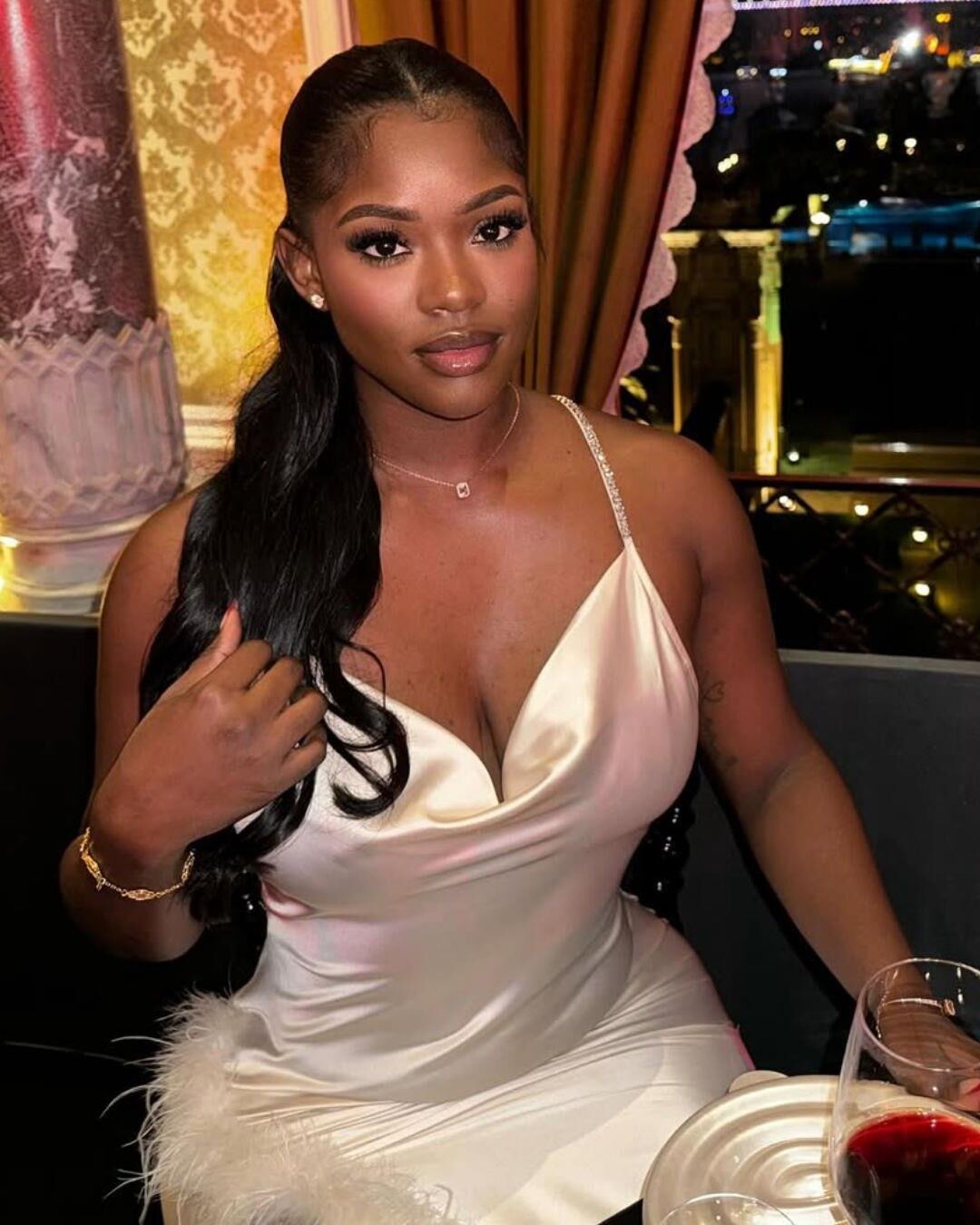 Ebony caliente para follar duro