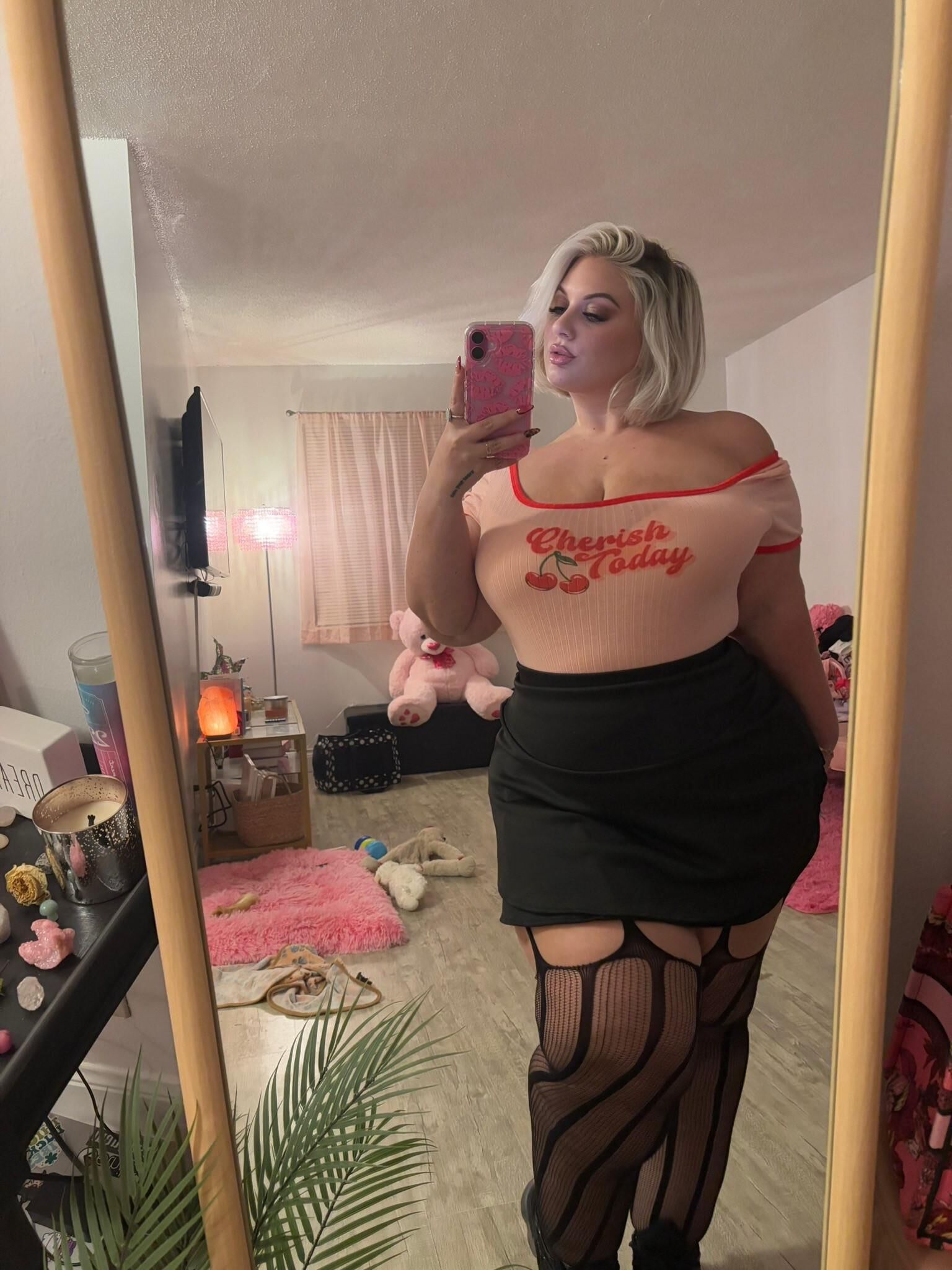 ヘイリー・ビッグ・お尻ビッグおっぱいゴージャスなブロンドBBWガールミックスホットショット