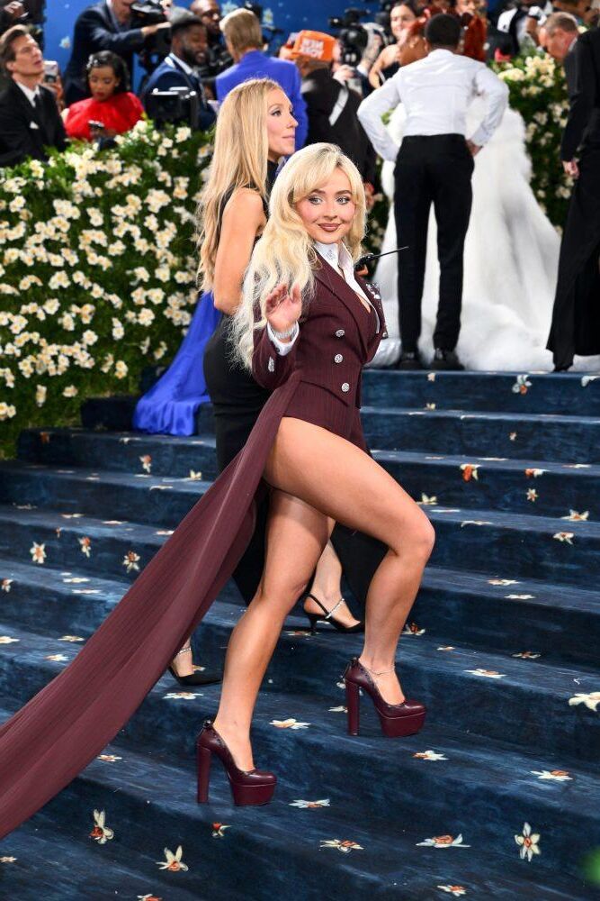 Смелый Gala Sabrina Carpenter Met Met Hala