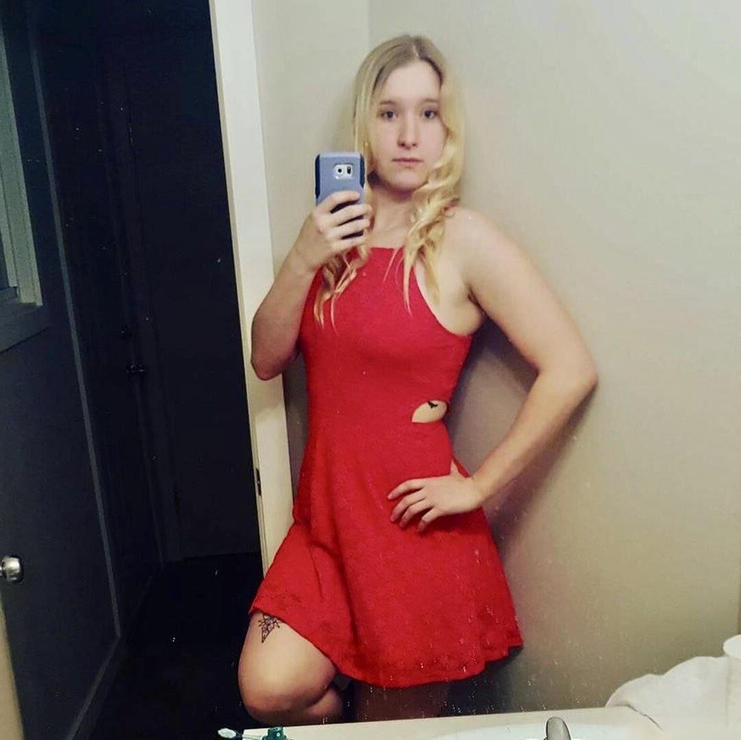 Sierra Big Ass Big Boobs Blonde sexy Mädchen gemischte heiße Aufnahmen