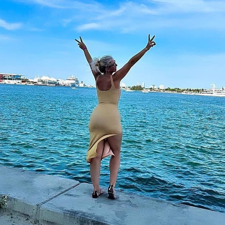 Melissa Blonde geiler Biker Milf mit großen Hintern gemischte heiße Schüsse