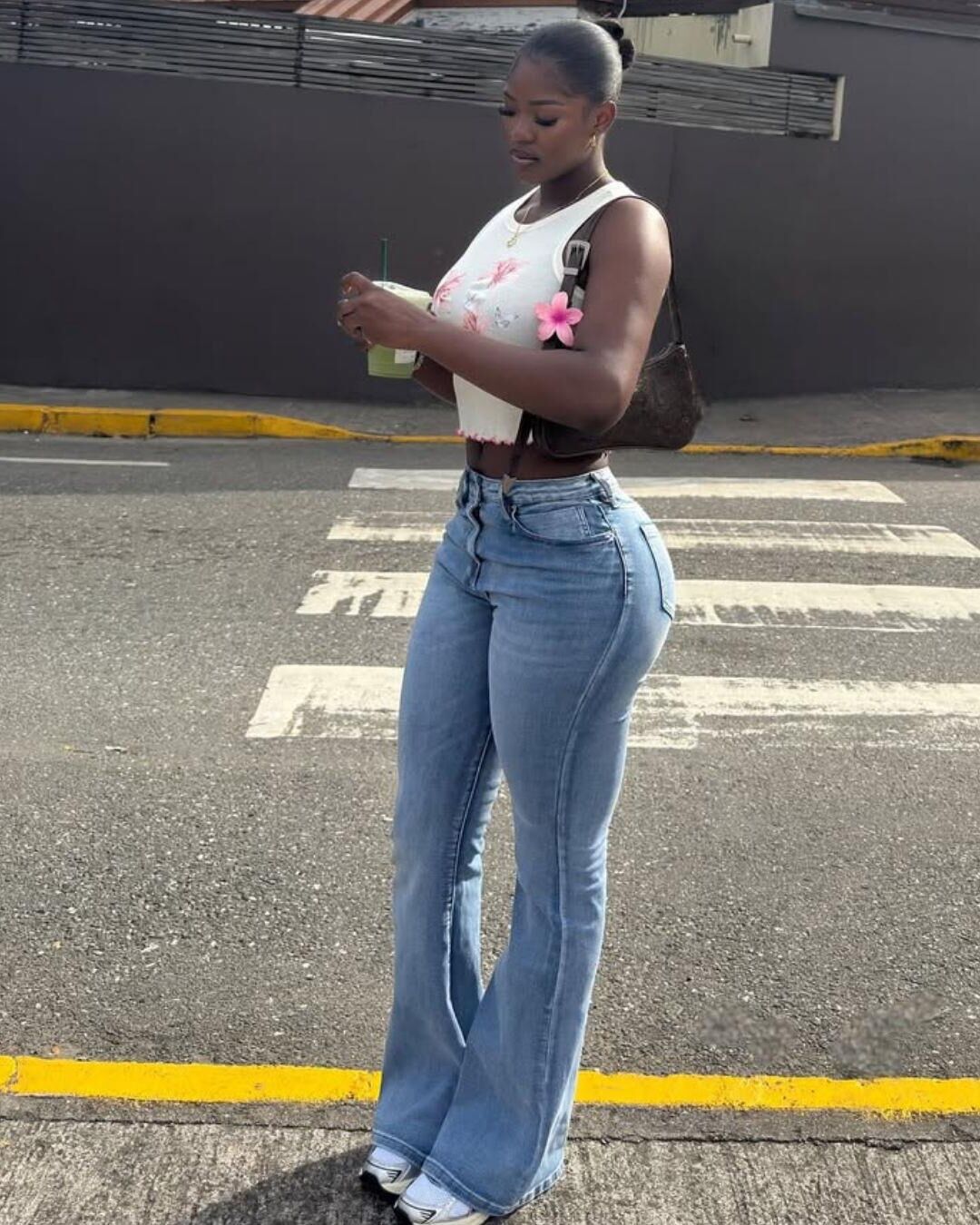 Ebony caliente para follar duro