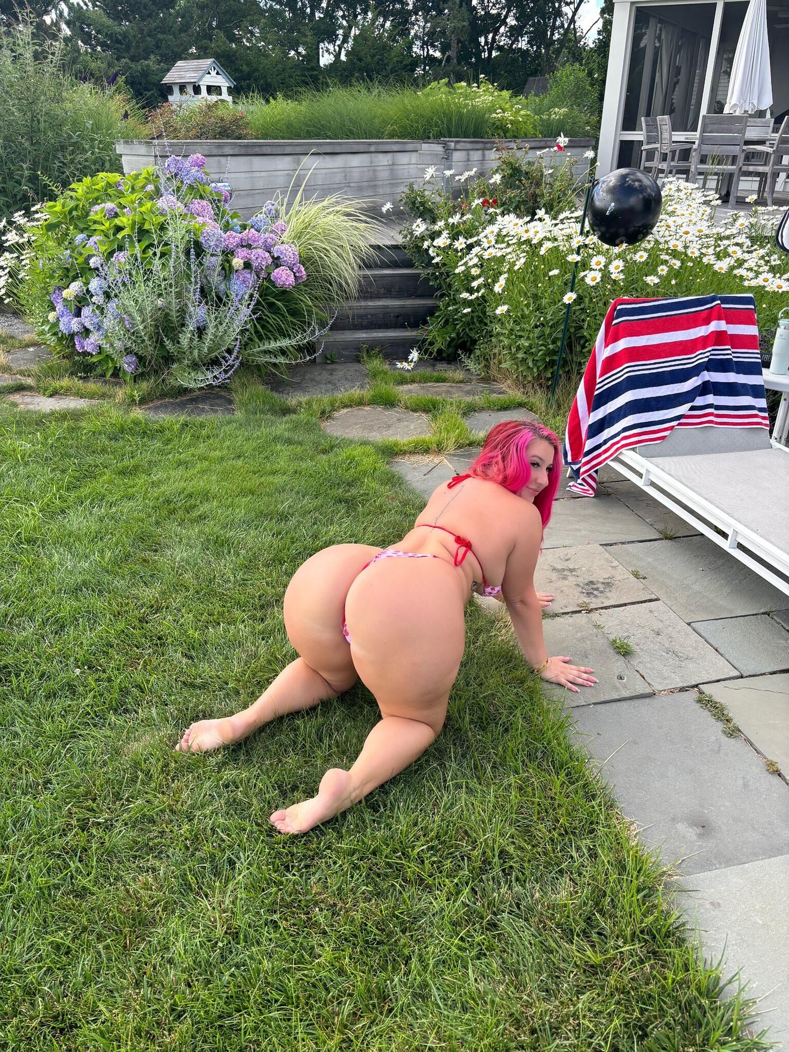 Brat Big Ass Big Boobs kurvige Brünette Mädchen gemischte heiße Schüsse