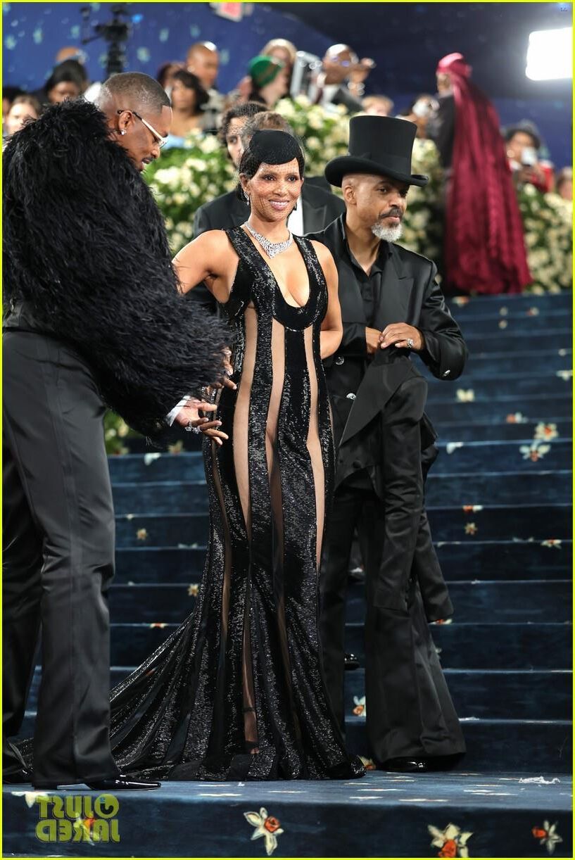 Halle Berry bei Met Gala May th