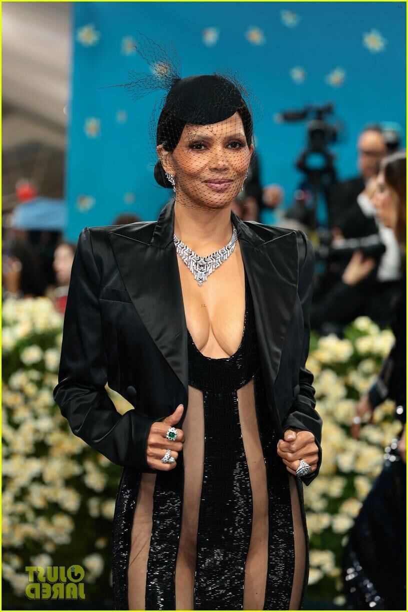 Halle Berry bei Met Gala May th
